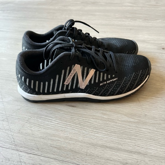 Womens New Balance Minimus 20 V7 Athletic Running Shoes Sz 8 Meta Support Vibram - Picture 1 of 7